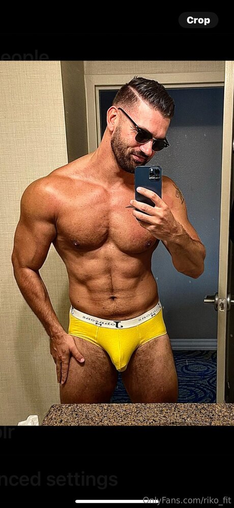 Riccco model nude photo