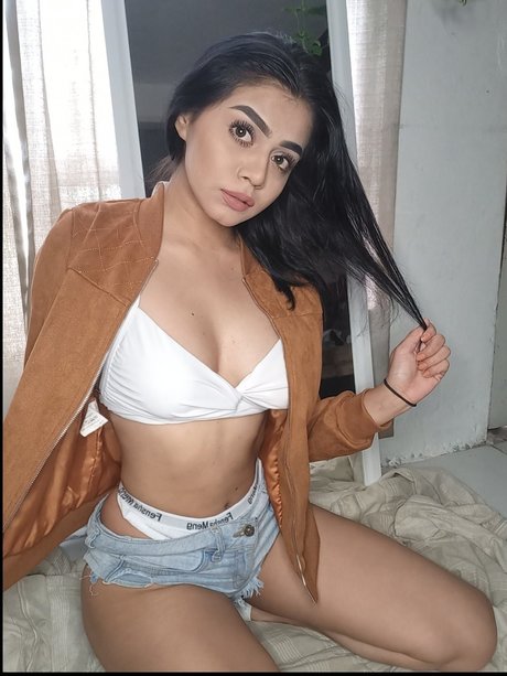 Mariana Zeab hot star picture