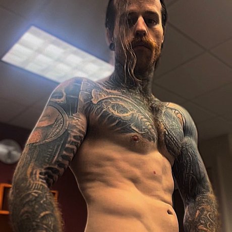 Arlo Astra nude actress pics