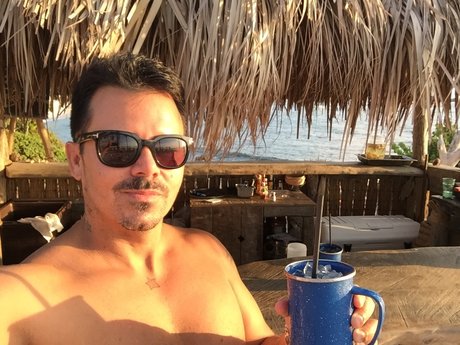 De La Cruz model nudes image