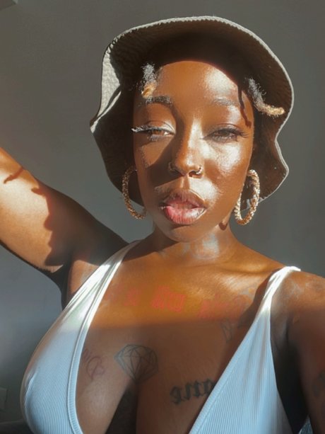 Robin Luv porn star archive