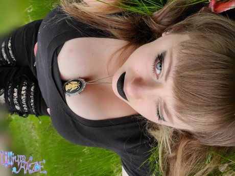 Lillium Haze pornstar naked archive