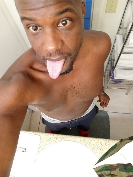 Anthonii813 model exclusive picture