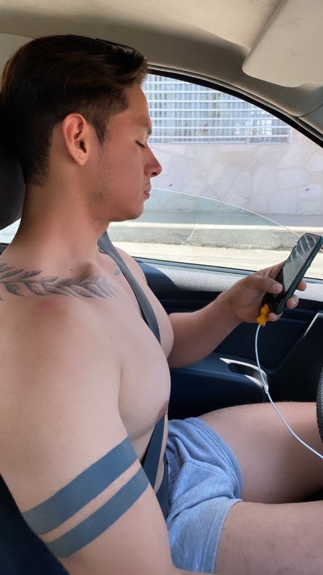 MaxxxDylan naked star img