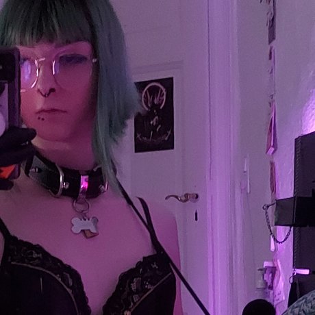 MAXXIE DAMAGE star top photo