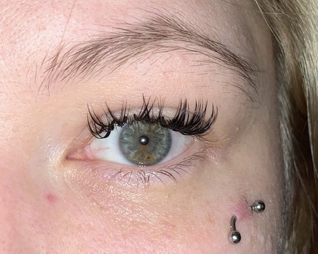 Merry Gold art star pic