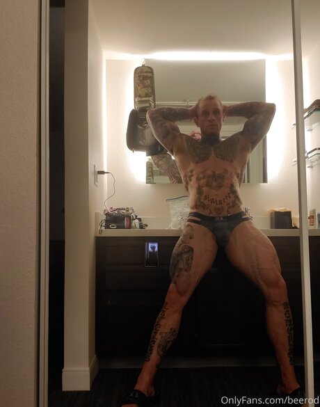 Brandon Blye hot actress photo