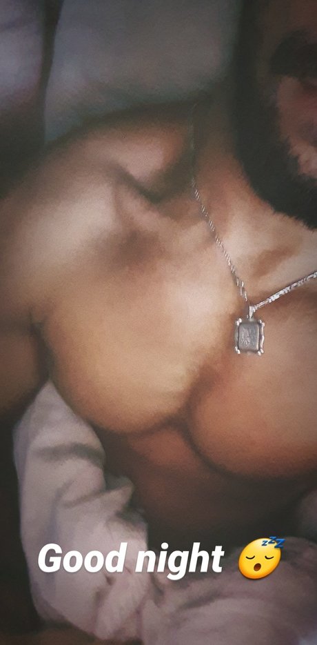 Mehdi5kstory model sex pic