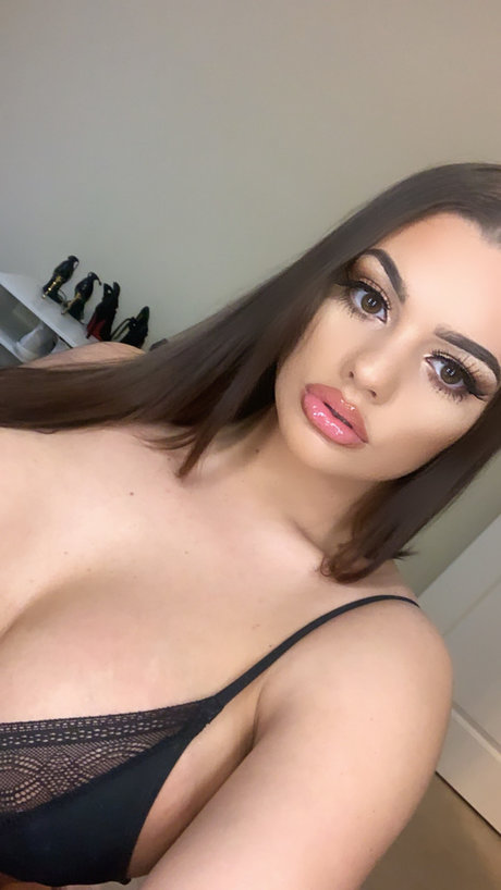 Megmariexxxxx top profile image