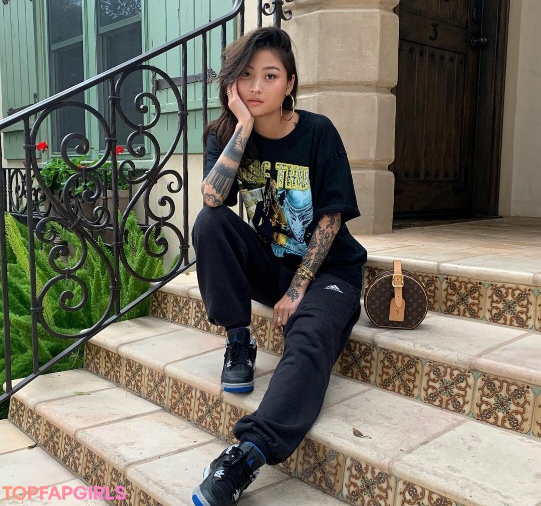 Mae Col top pornstar image