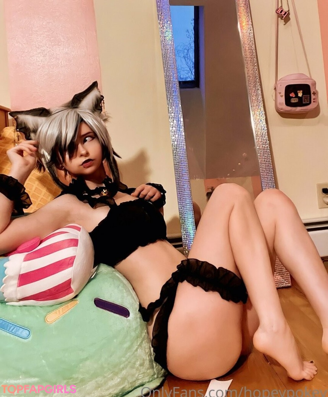 honeypokey star naked image