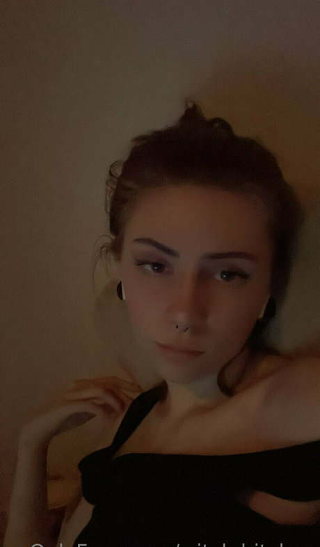 witch bitchxx star nude picture