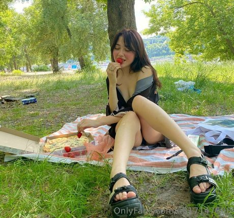 gloryhole wife onlyfans free sexy pics