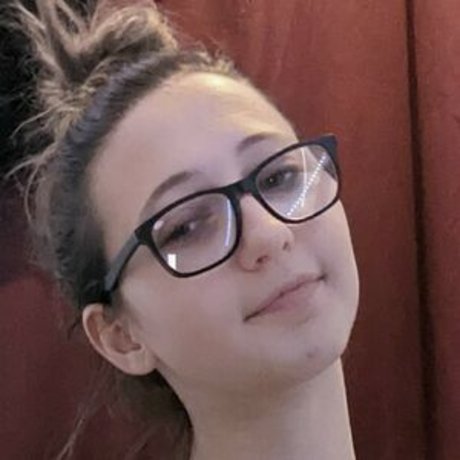 Courtneyyyyxox top actress gallery