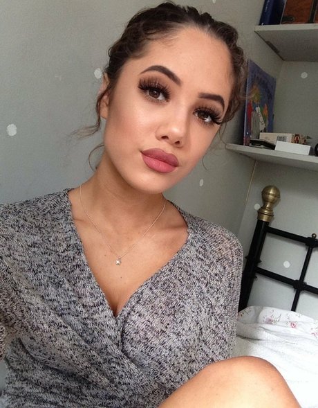 Saoirse Alicia Behzadi perfect model picture