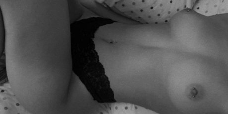 Lainefarrell hot pornstar image