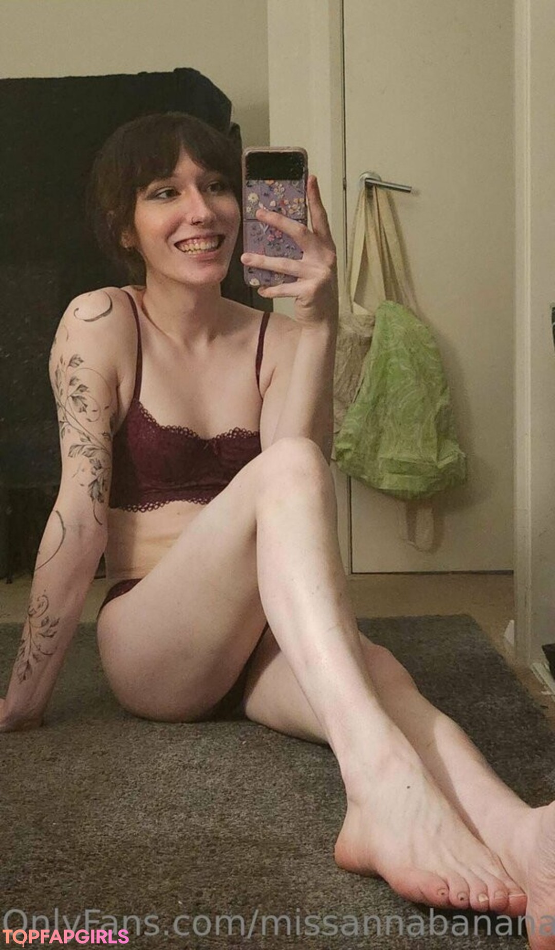 missannabanana24 nude actress photo