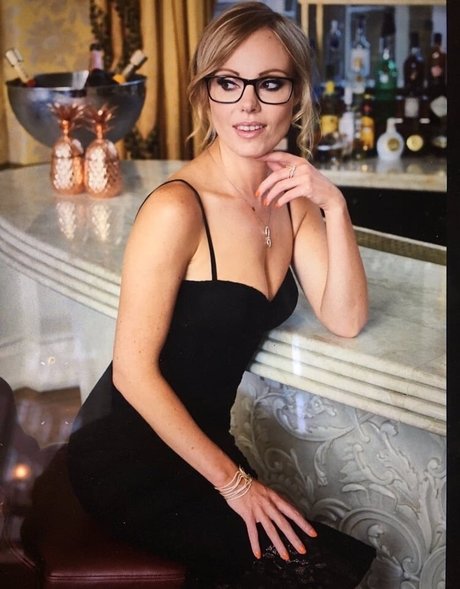 Michelle Dewberry art model images