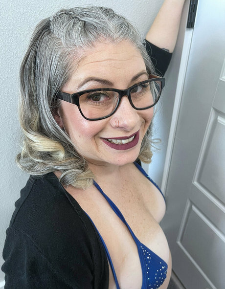 curvy4urpleasure erotic star archive