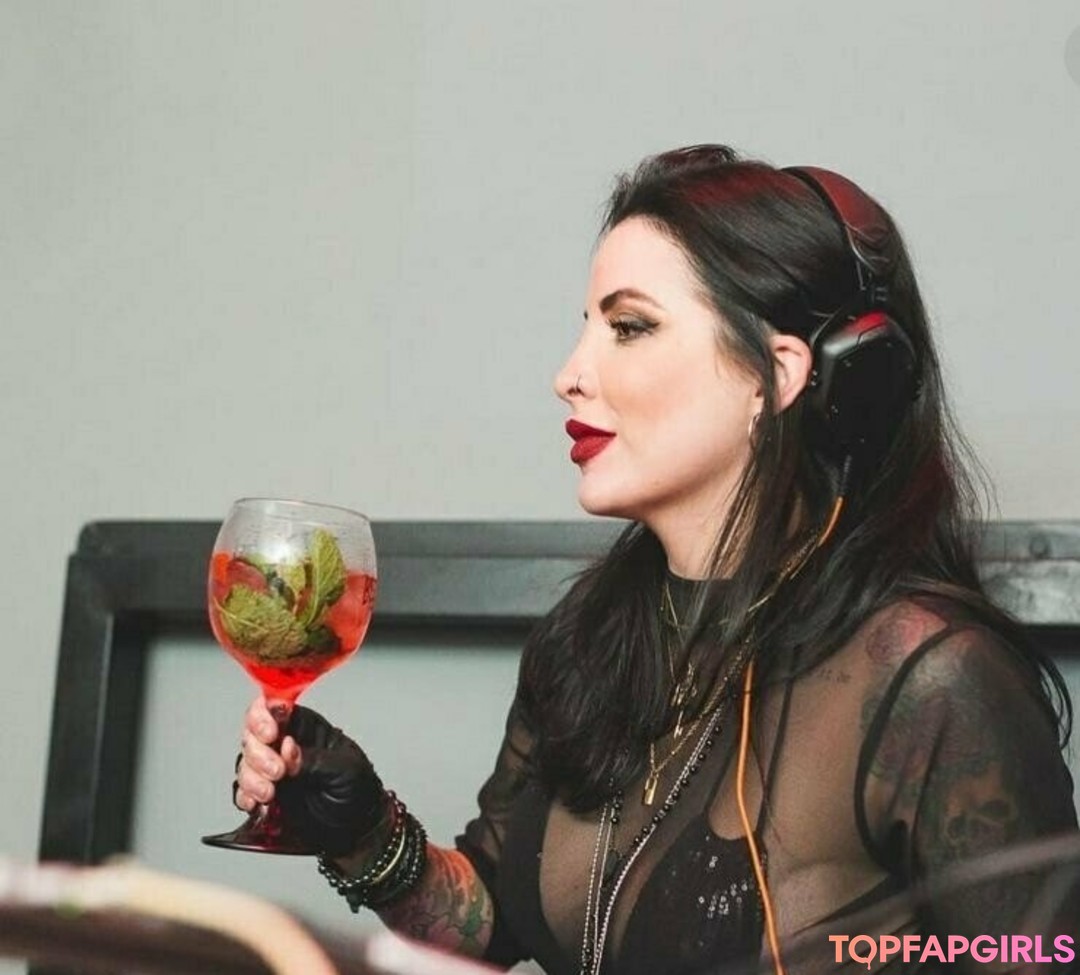 lesbians onlyfans pornographic images