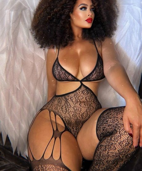 sirensaysseduce naked model images