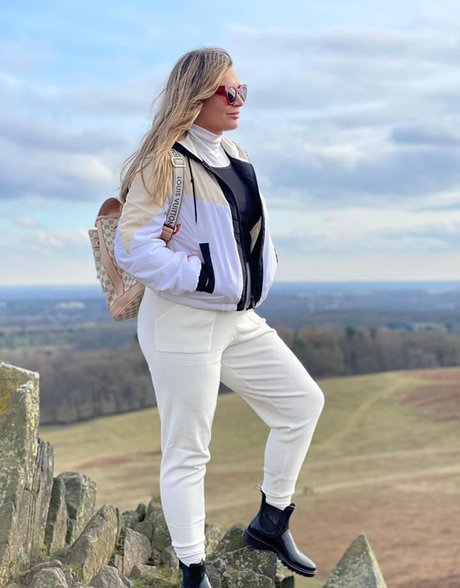 girlfriend experience onlyfans pretty images