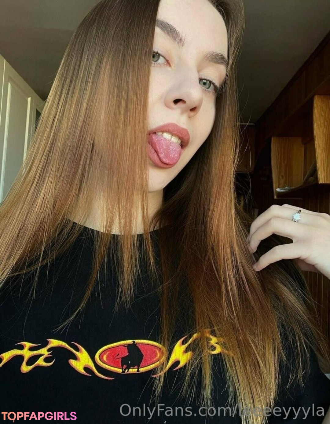 leeeeyyyla sex model image