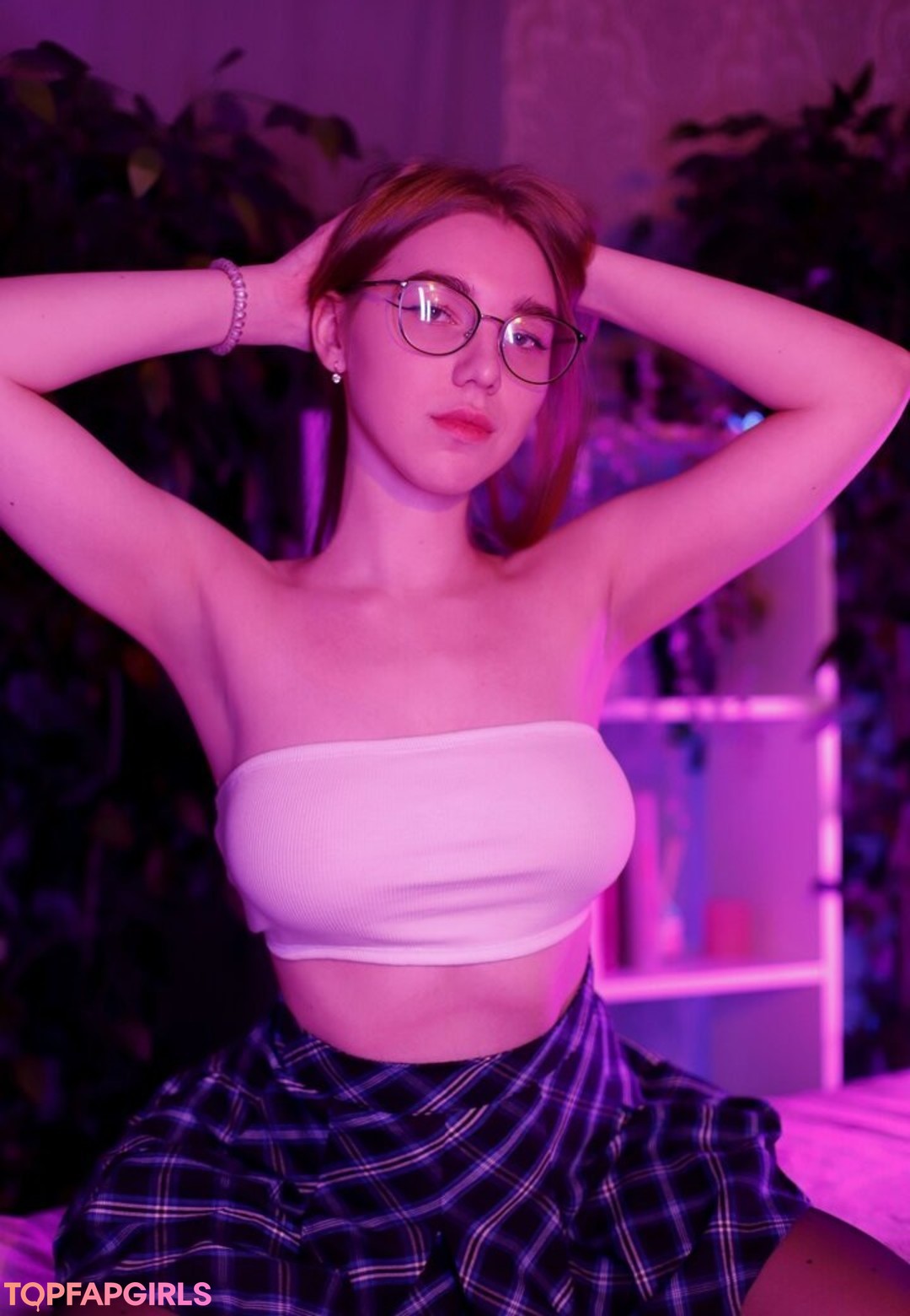 Nerdy Freyua model nude picture