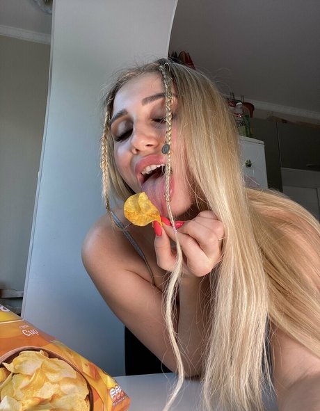 molly bell model nudes photos