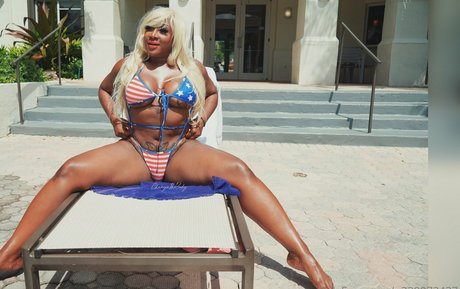 Chanya The Body nude star picture