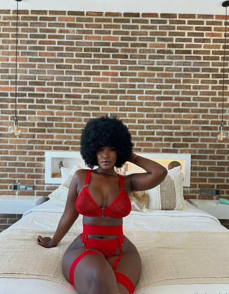 Isimbi nude actress image