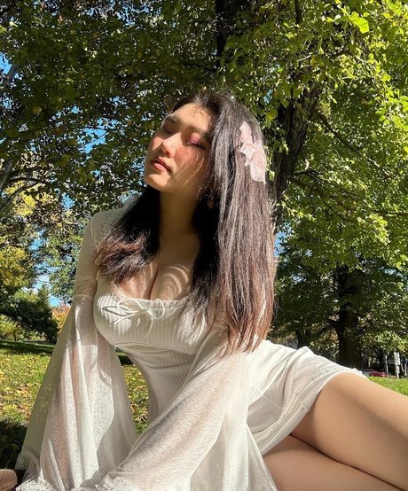 Vicki Mranrr pretty pornstar pic