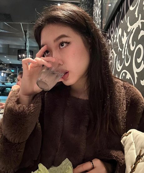 Vicki Mranrr nice model photo