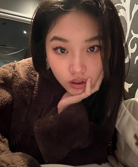 Vicki Mranrr pornstar top image