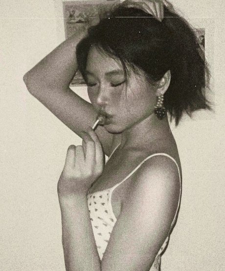 Vicki Mranrr erotic model galleries