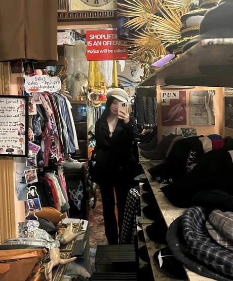 Vicki Mranrr pornstar naked img