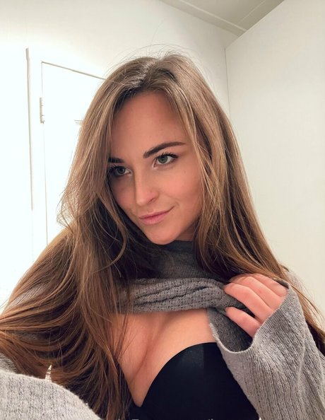 Jane Valkering nice actress photos