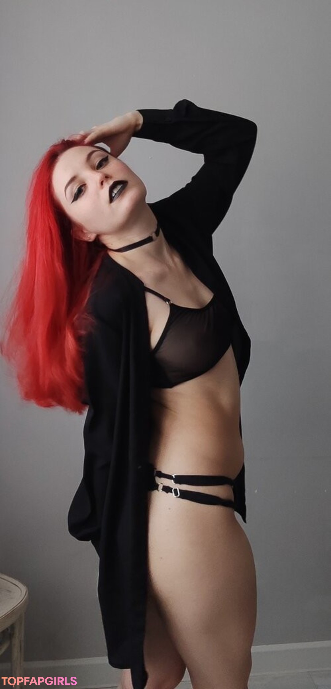 old mom onlyfans top image