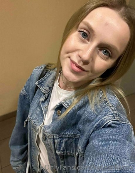 kateorkatrin naked model pics