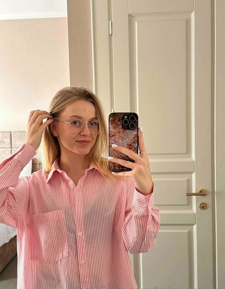 kateorkatrin exclusive pornstar picture