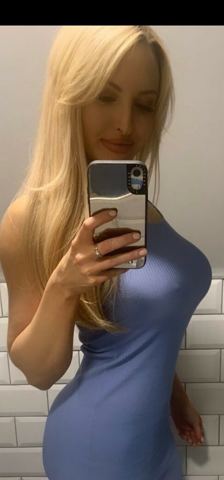 Emma Louise Jones model hot gallery