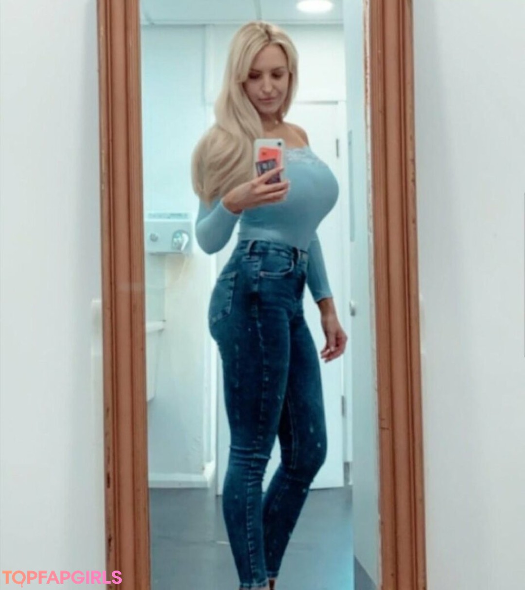 Emma Louise Jones nude actress pics
