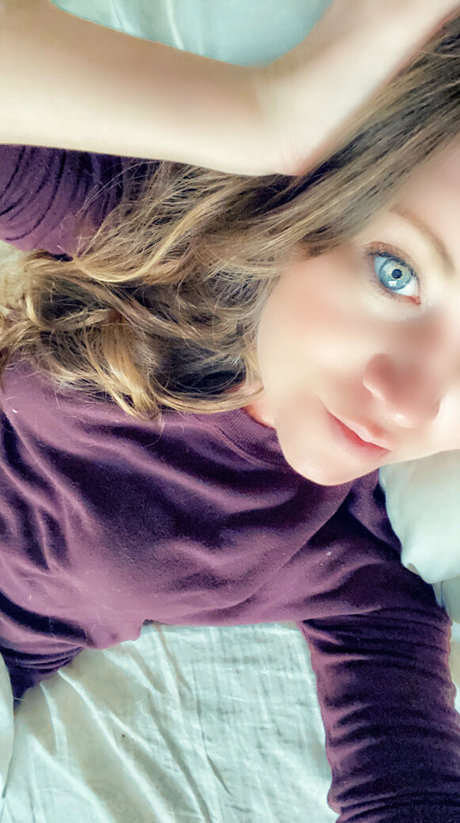 nevamore sexy actress image