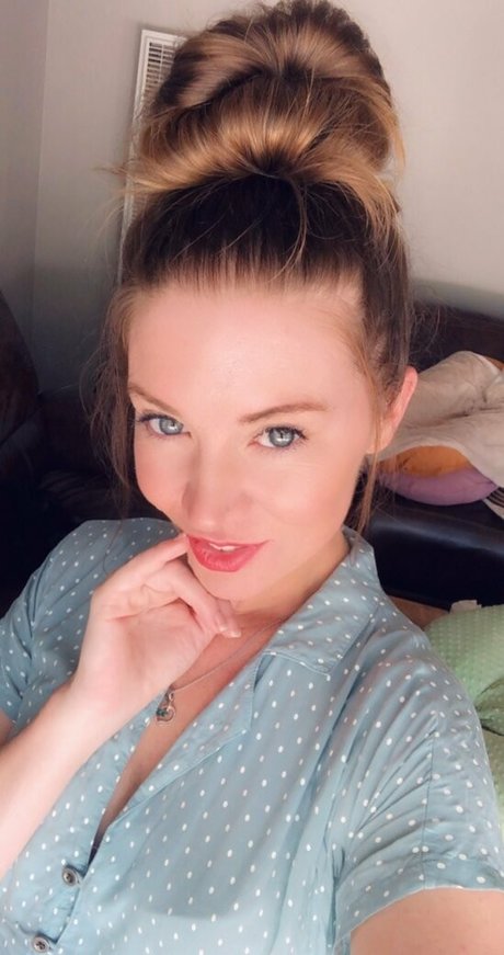 nevamore pornstar nude image