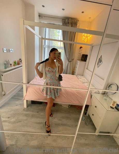 yimingcuriosityofficial art actress photo