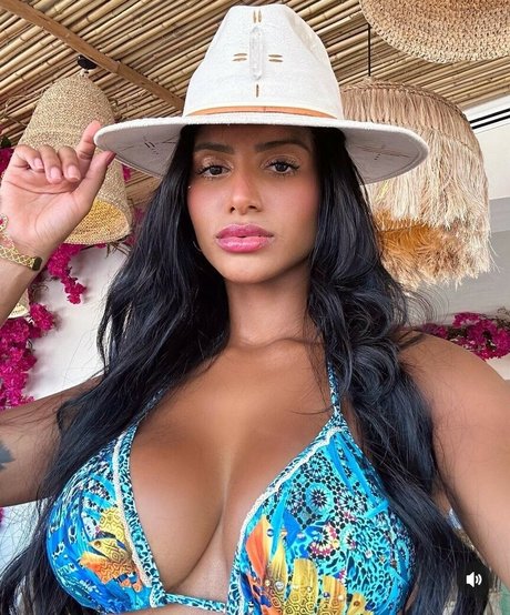 Dubai Escort naked pornstar photos