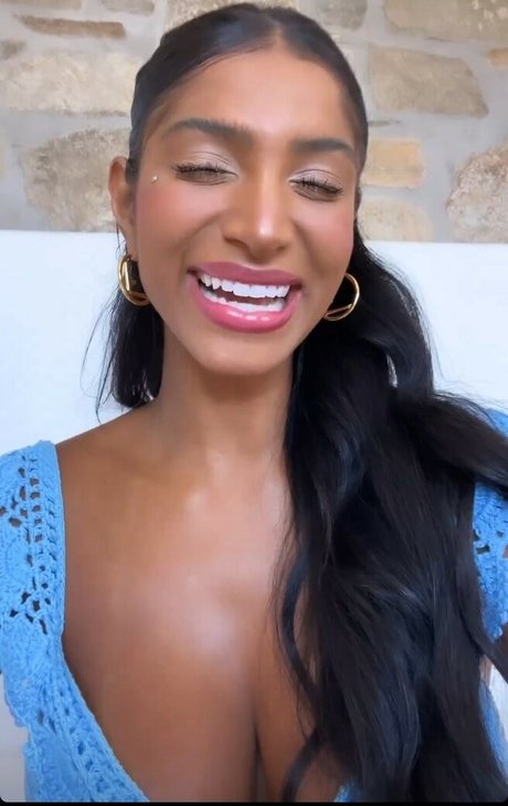 Dubai Escort beautiful pornstar pic