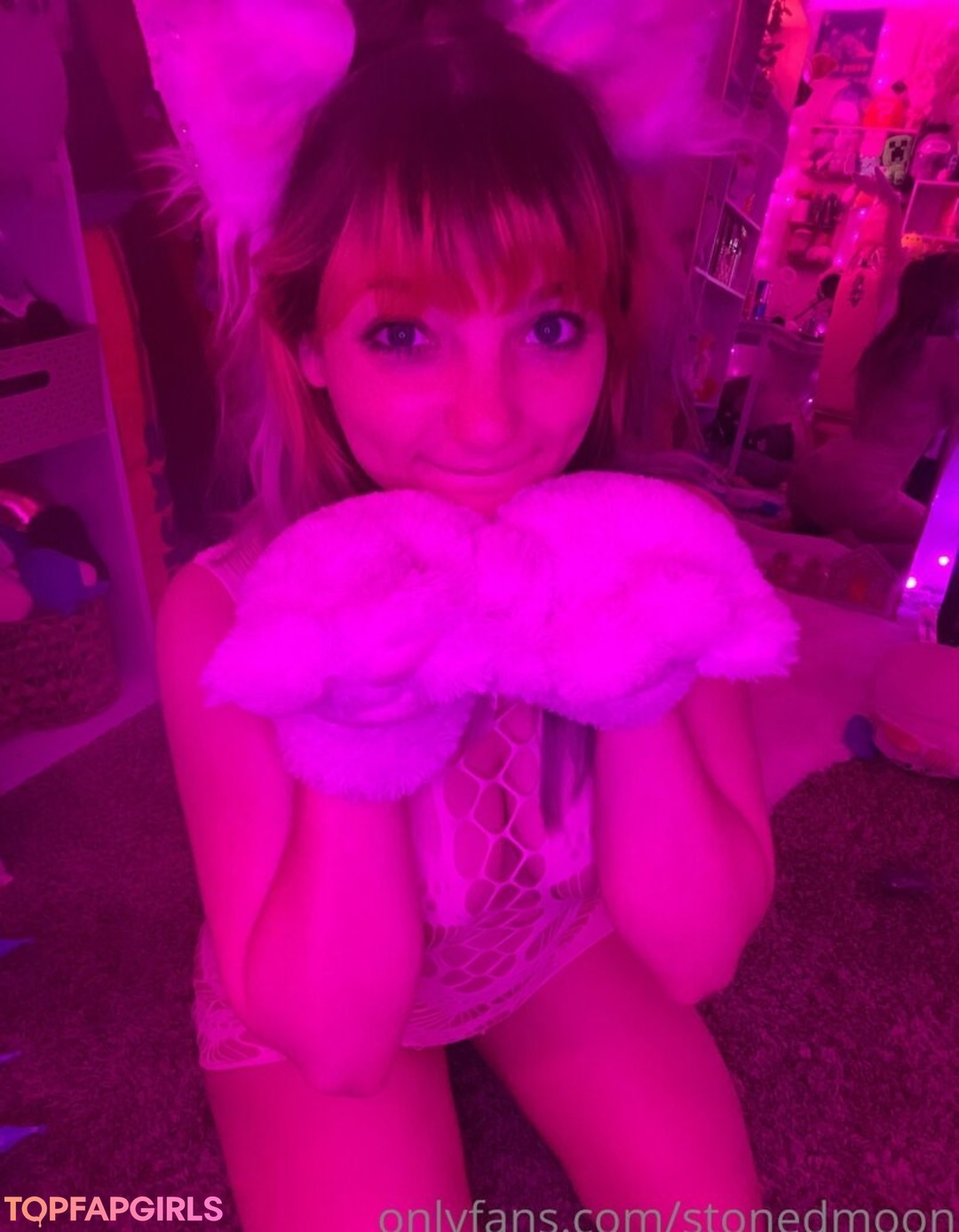 shaved onlyfans pornographic pic