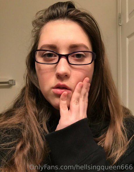hellsingqueen666 pornstar hot gallery