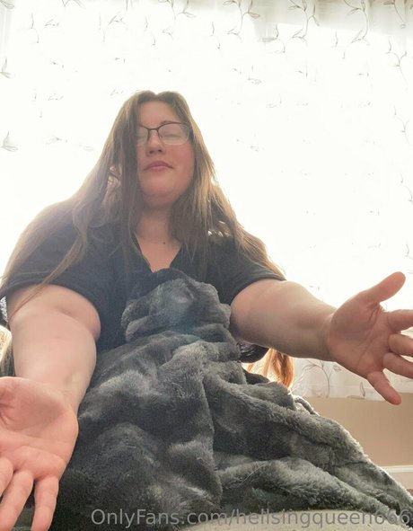 hellsingqueen666 nudes model galleries